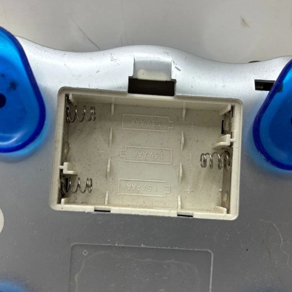OEM Silver GBA SP dreamGEAR Game Station TV Dock Plug and Play Controller